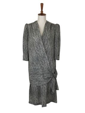 Vintage 80s Dress Size 8 Short Sleeve Lucky Barbra Bold Casual Glam‎ Retro Midi